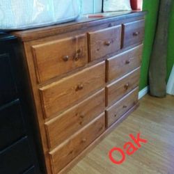 9 Drawer Pinewood Dresser /Cómoda Pino 9 Cajones 