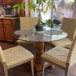 Dining table and 4 chairs
