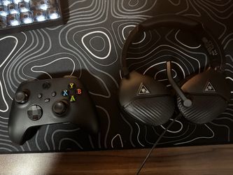 Xbox controller 2 headsets