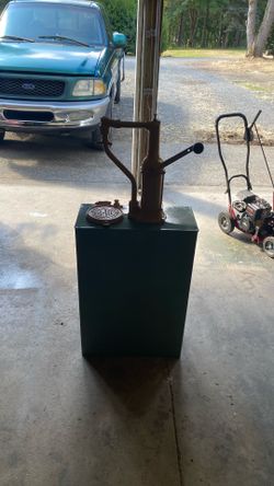 1930 Bennett High Boy Lubester Oil Pump