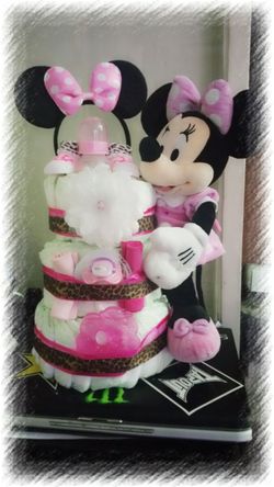 Minnie diaper cake
