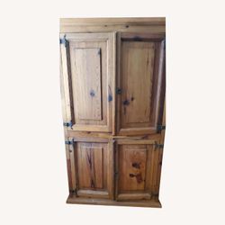 Cabinet/armoire 