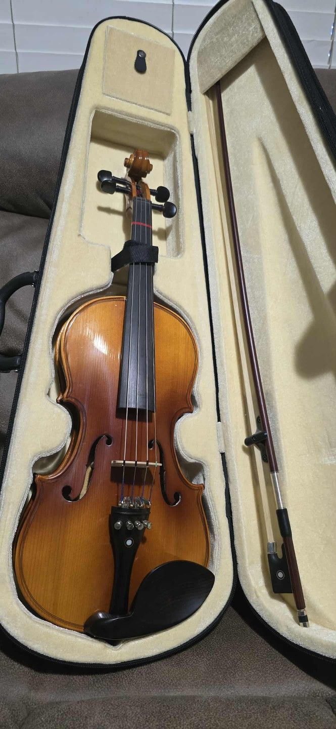 Violin Size 3/4 Cecilio $59