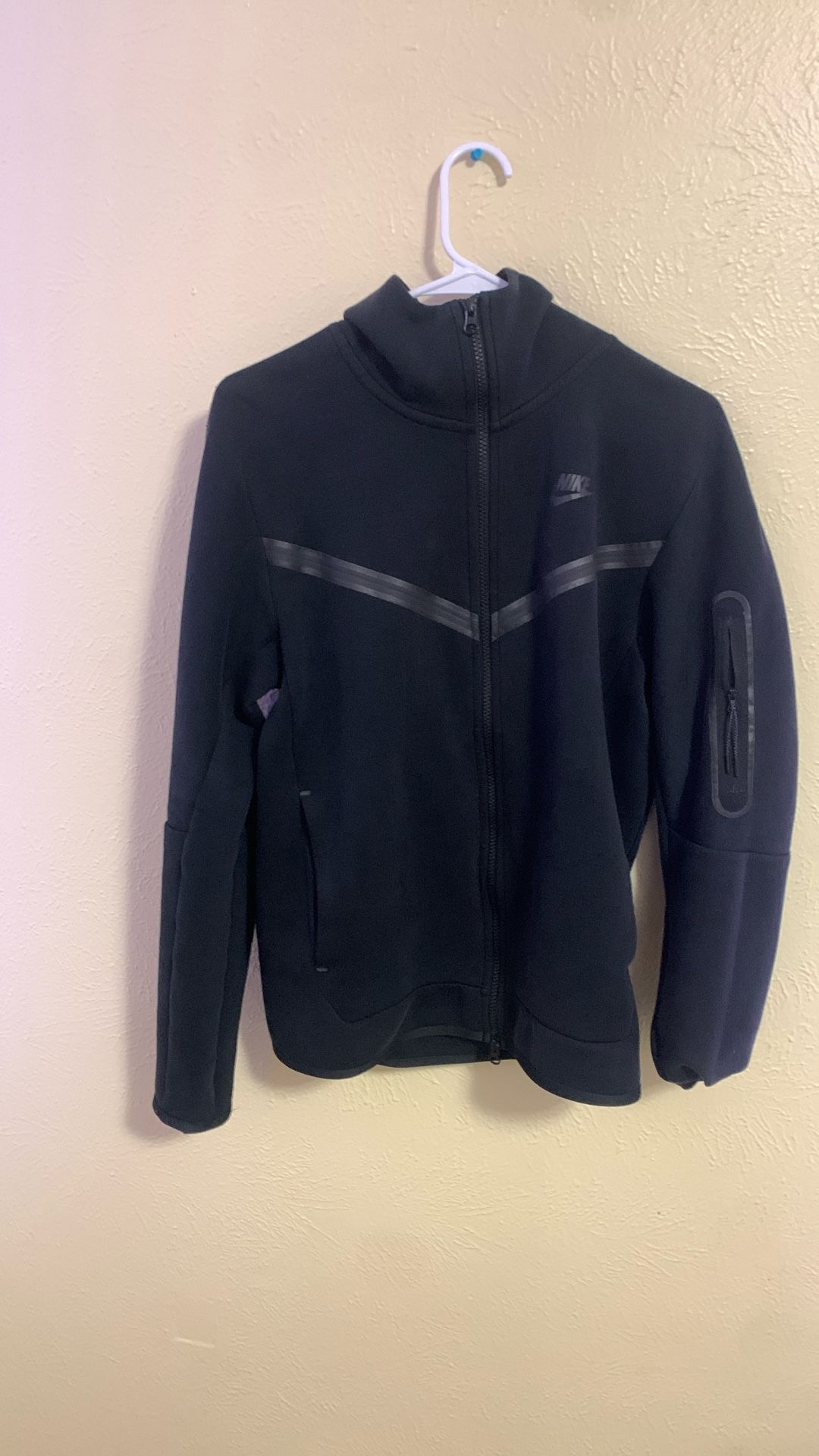Black Nike Tech Small