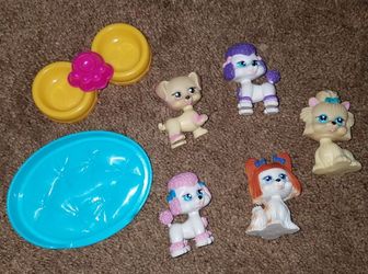 Lot of Lil Puppies