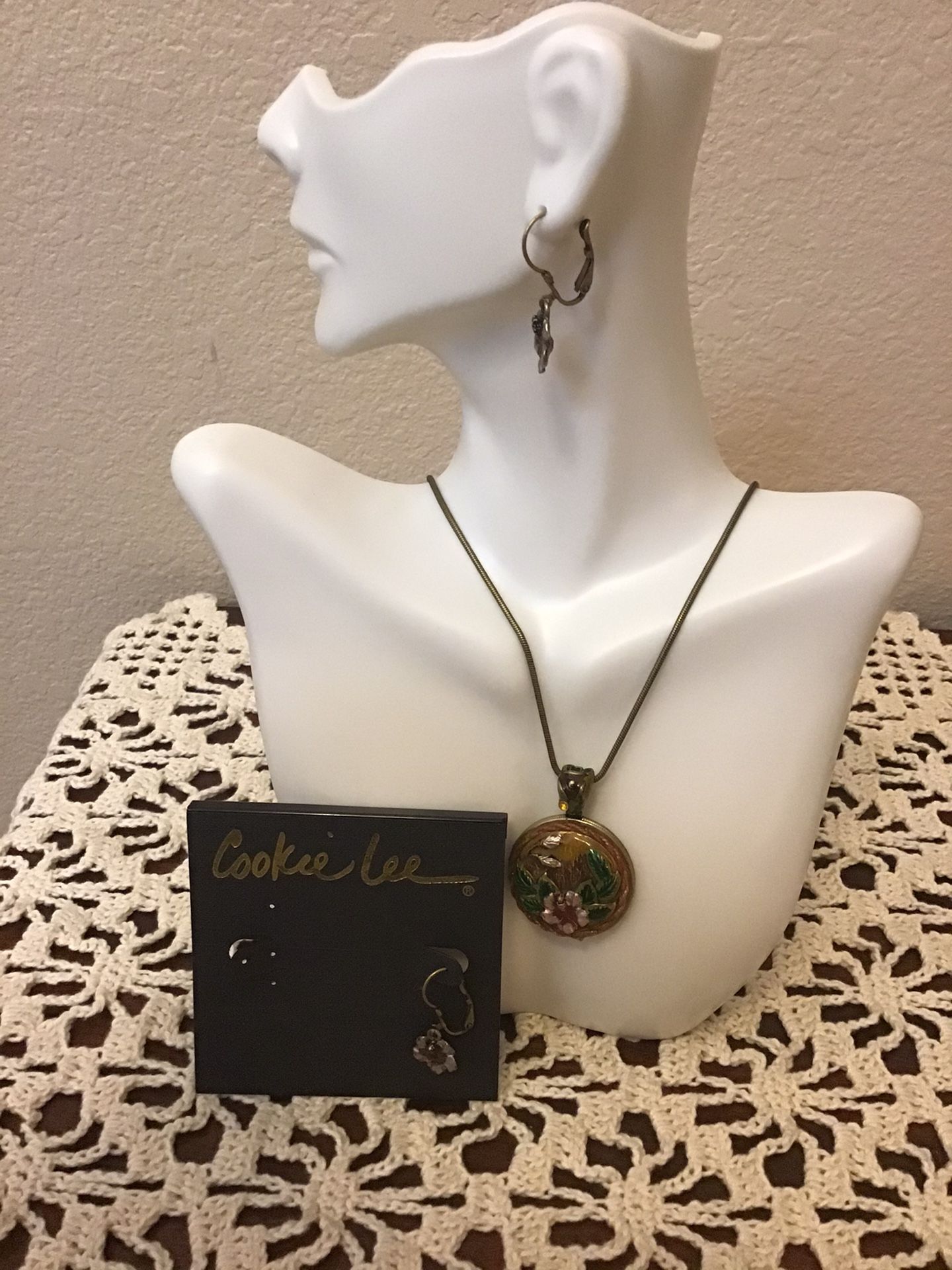 NWT Cookie Lee Set Photo Locket, Necklace and Matching Earrings for Sale in  Manteca, CA - OfferUp