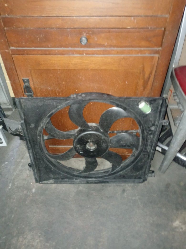 2017-2020 NISSAN ROGUE SPORT RADIATOR FAN