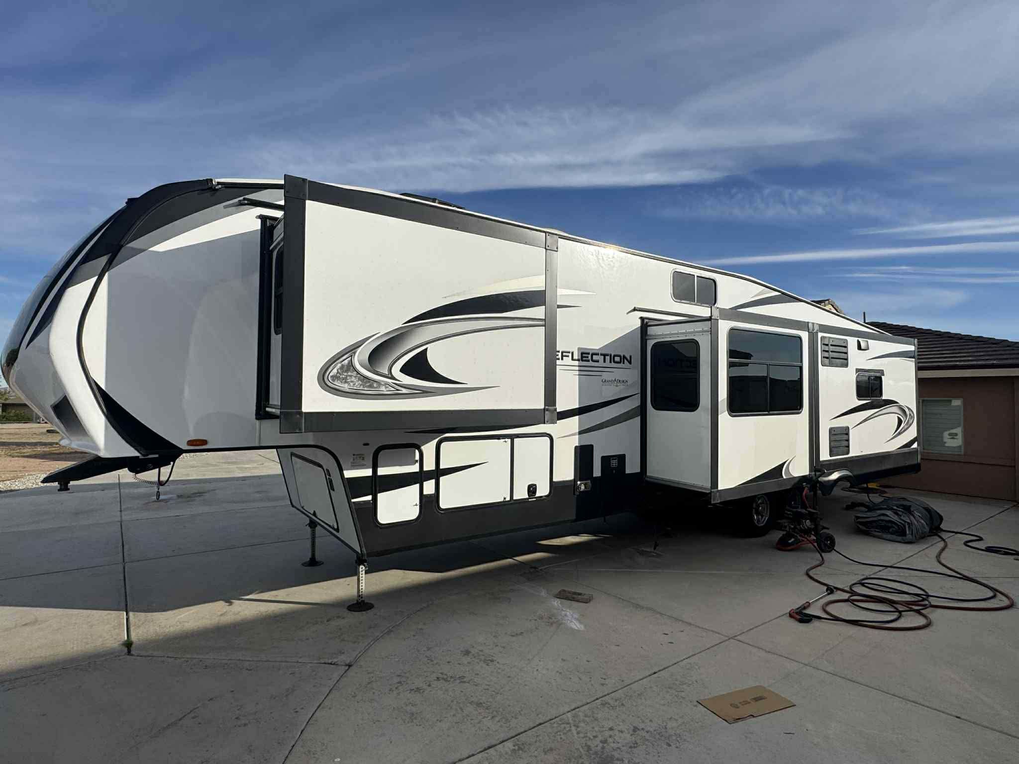 2021 Grand Design Reflection Fifth Wheel/ Rv/ Travel Trailer 