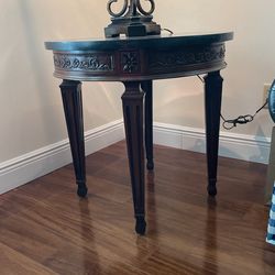 AMAZING LIKE NEW CIRCULAR SOLID WOOD/BLACK MARBLE END TABLE