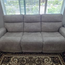 Recliner couch set