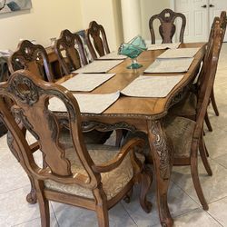 Dinning Table For6 Or  8, + 2 Matching High Chairs, We Accidentally Damaged One Of The Chairs, Still Works, See Pics.,