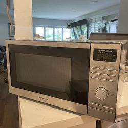 Panasonic Genius 1100W Microwave