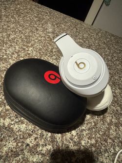 Beats Solo 3s - White - Wireless Headphones