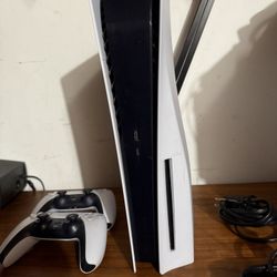 Ps5 Disk with 2 Controllers