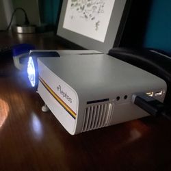 PROJECTOR