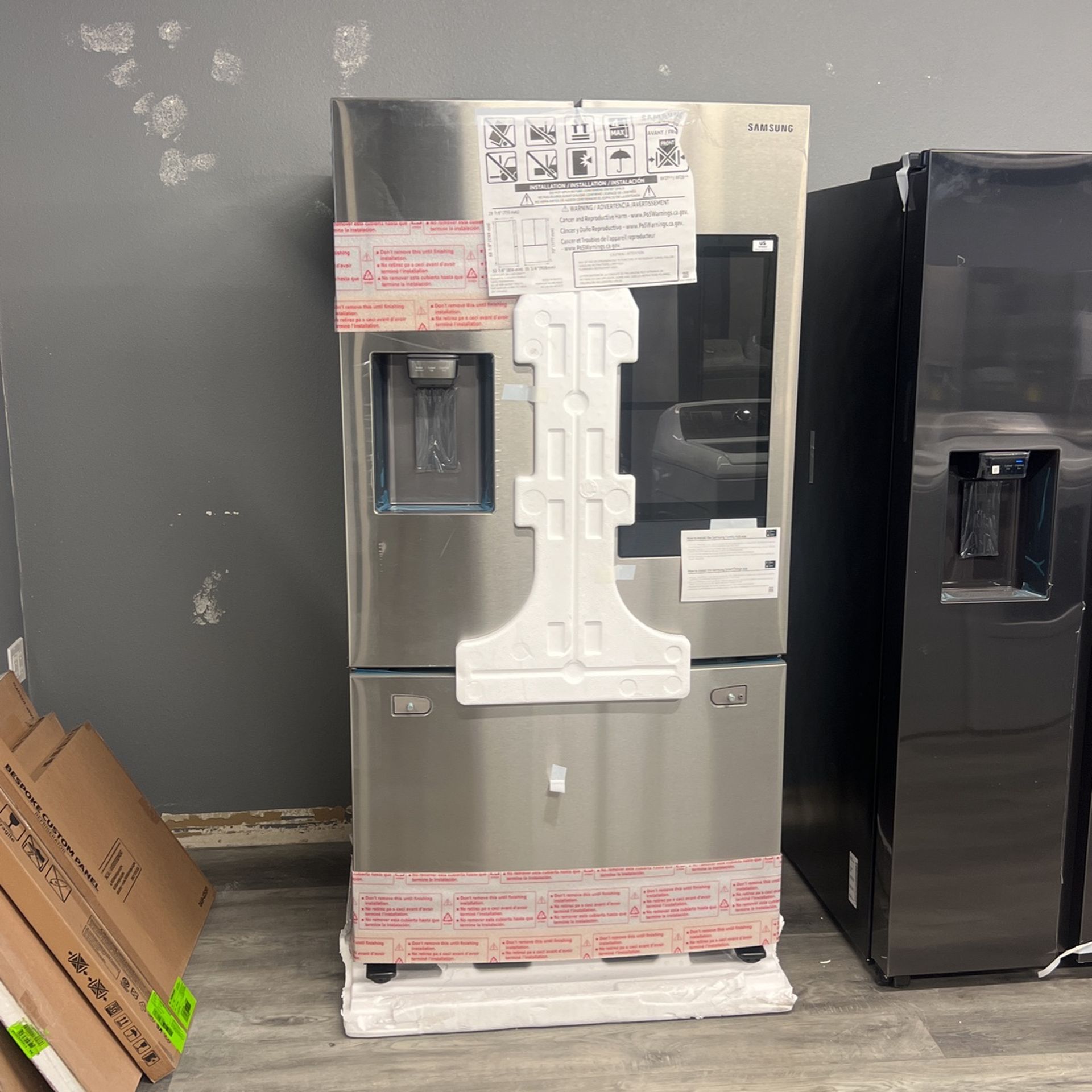Samsung Family Hub 3-Door French Door Refrigerator 
