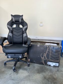 Respawn 110 Ergonomic Gaming Chair, Black/Grey. Foot Rest Lumbar Headrest, High Back Assembled NEW