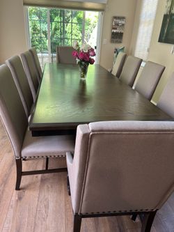 LESS THAN 1 YEAR OLD!  11 Piece dining room set!