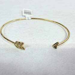 14K Gold & Diamonds Cuff Arrow Bangle