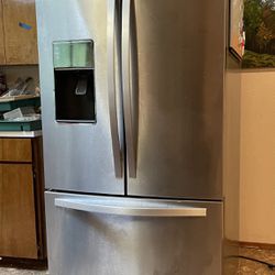 Whirlpool 27’ Cubic Refrigerator/Freezer