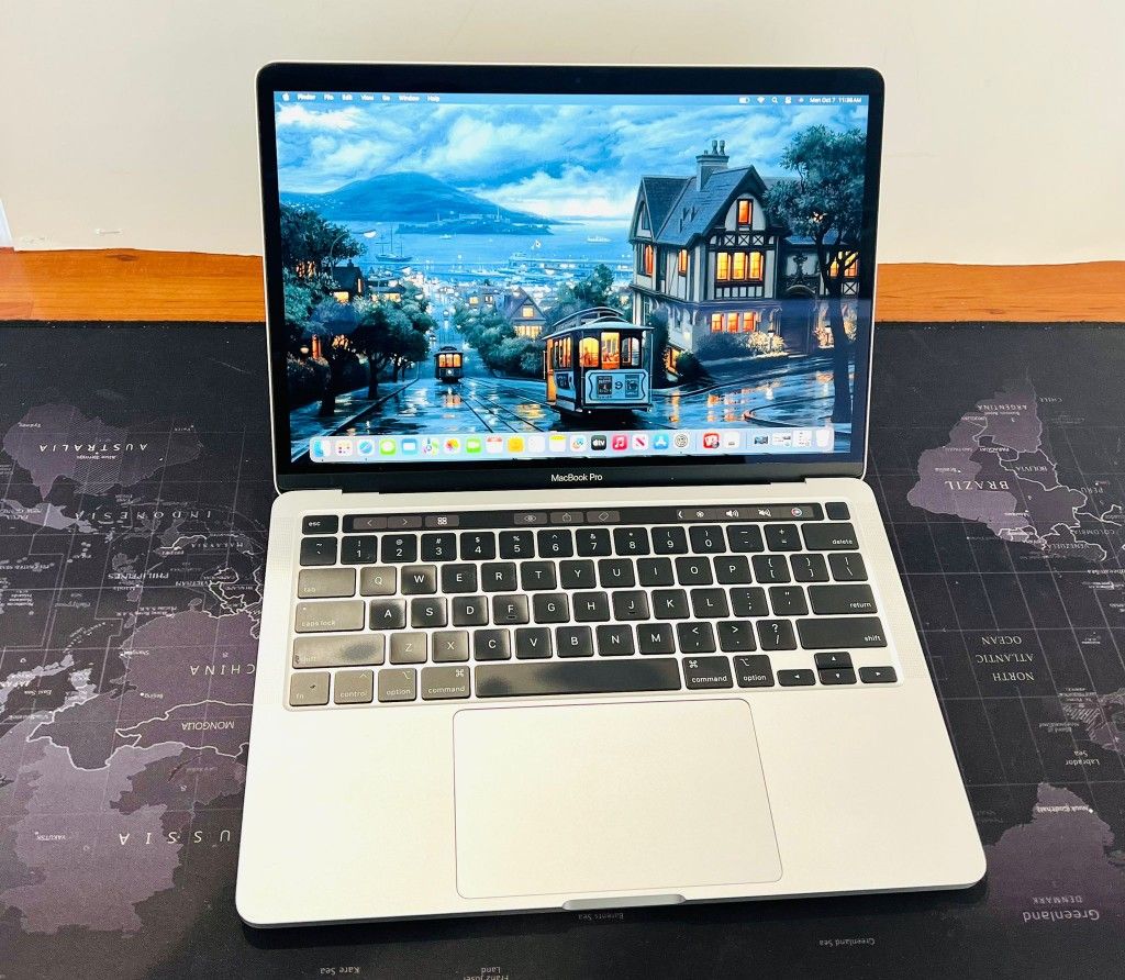 MacBook Pro13 2020 i7 32GB 1TB 充放電123回 : Apple 2020 MacBook