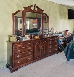 Bedroom set Cherry wood
