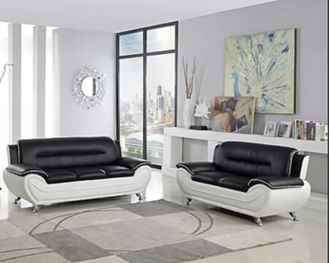 2 PC SOFA AND LOVESEAT NEW IN BOX