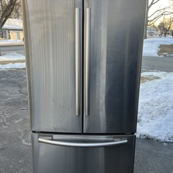 Samsung Refrigerator Good Conditions 32/68
