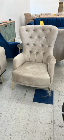 New  Velvet Chesterfield Arm Chair, Living Room Luxury, Modern Designer Touch