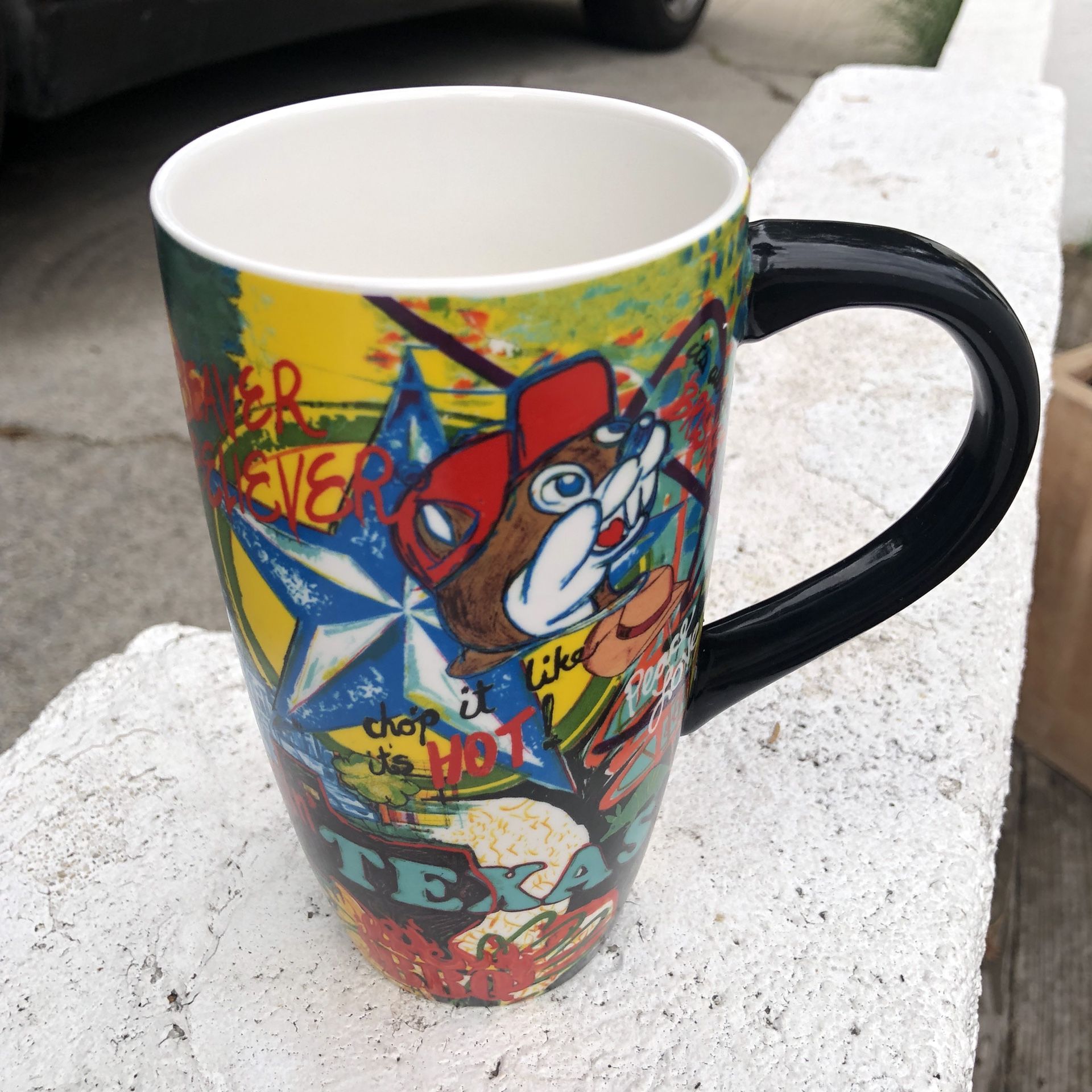 VTG 2004 Buc-ees Ceramic 20oz Texas Graffiti Mug Beaver Nuggets Colorful Coffee (Silver Lake)