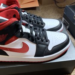 Jordan 1 Mid Gym Red