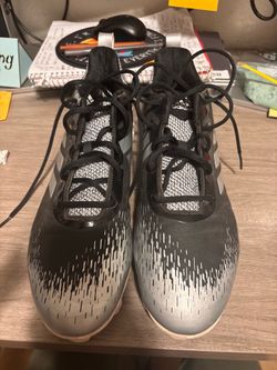 Men’s football cleats