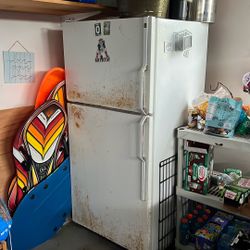 FREE-Old & Ugly (but Working) garage Fridge
