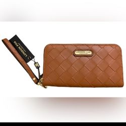 NWT LONDON FOG Continental Wristlet