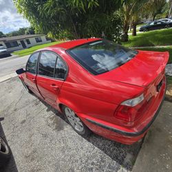 2000 BMW 323i