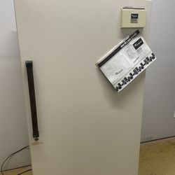 $400.0B0, Whirlpool EV200NXR Upright Freezer 19.6 Cu. Ft. Beige Manual Defrost 5 Shelves