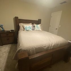 Queen Sized Bed And Frame 