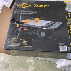 QEP 700XT 3/4 HP Wet Tile Saw with 7 in. Blade and Table Extension