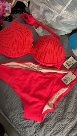 Swimsuit/ Bathing Suit/ Bikini 