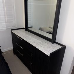 NICE CLEAN DRESSER UNDER WARRANTY .. ONLY ONE YEAR OLD .. 