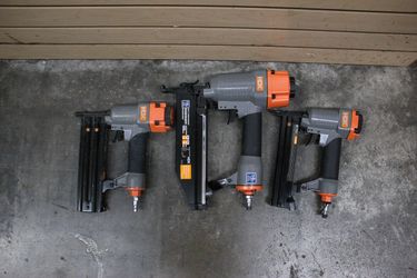 HDX 3 Piece  Pneumatic Nail Gun Set, READ DESCRIPTION