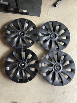 Tesla wheel covers hubcaps