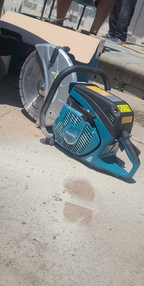 14 Inch Makita Concrete Saw