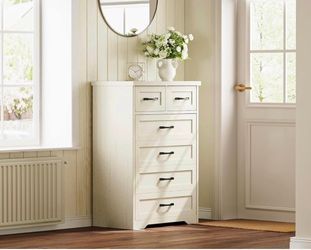 Beautiful Rustic 7 Drawer Dresser ✨ New in Box