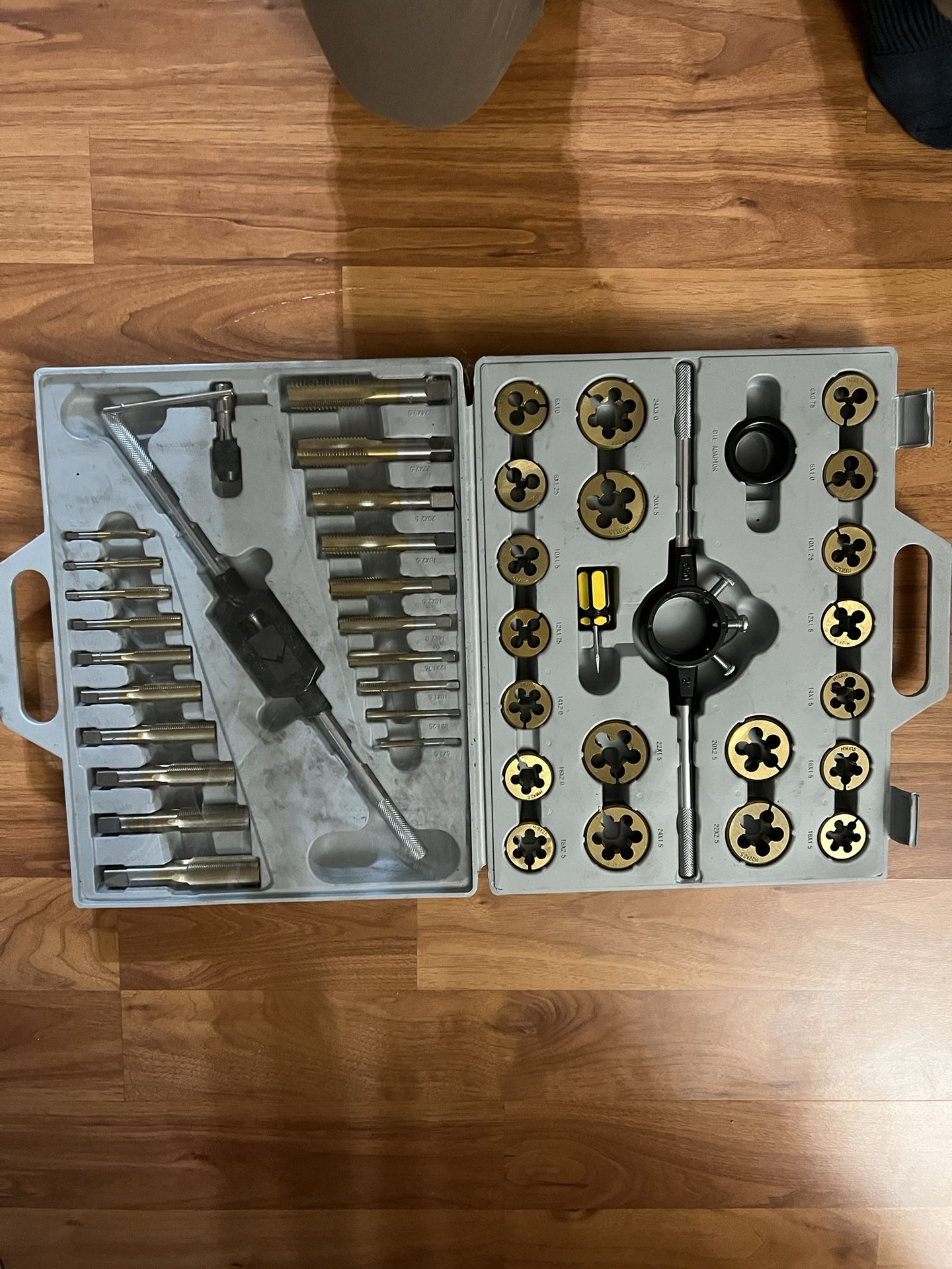 Pittsburgh Titanium Nitride Coated Alloy Steel Metric Tap & Die Set, 45