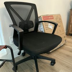$30 ERGONOMIC OFFICE CHAIR 