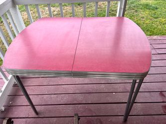 1950's Red Kitchen Table Modern Original includes two leaves and four chairs