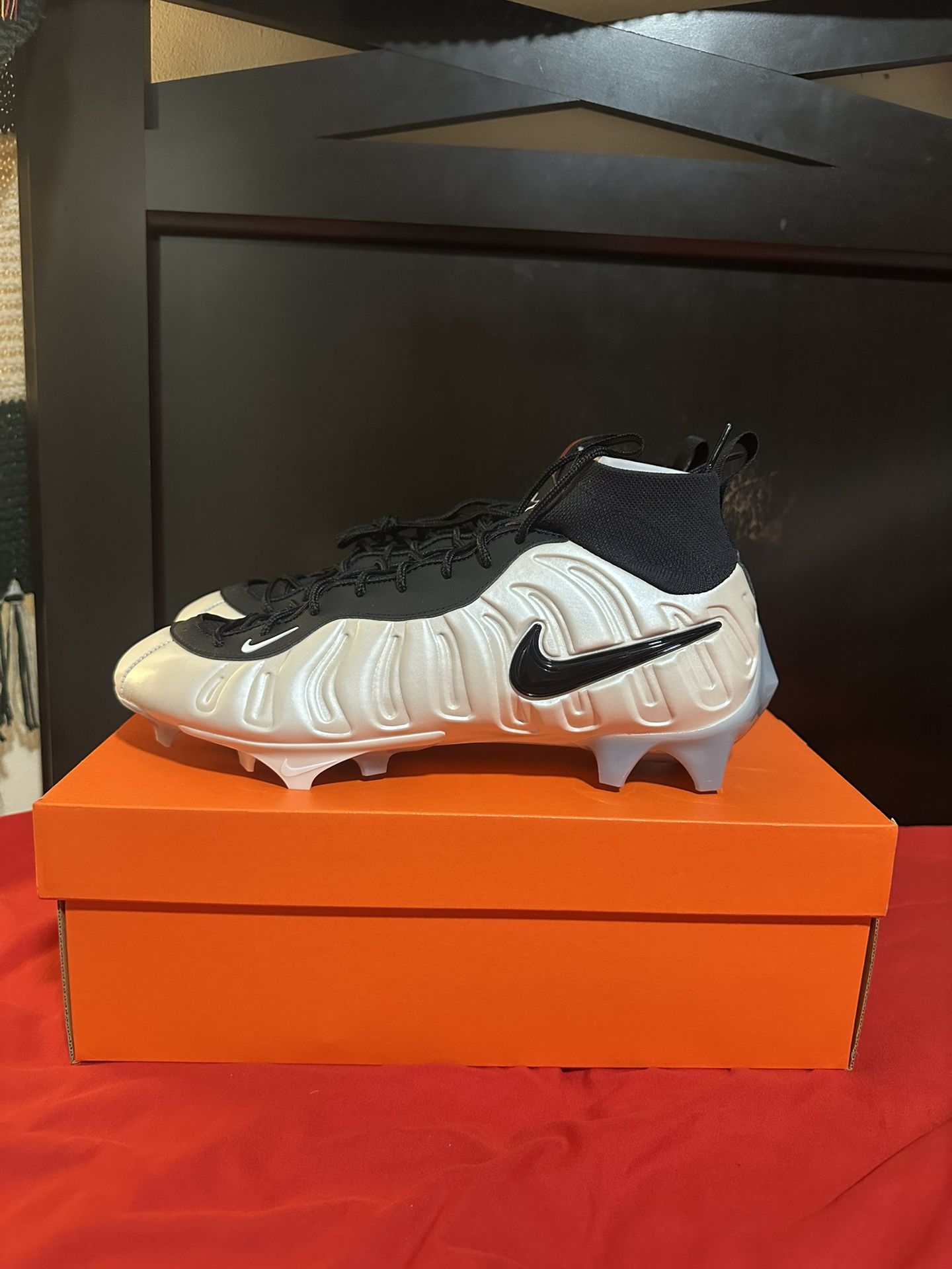 Foamposite Pro Cleats "Pearl"