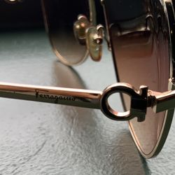 🕯️ Salvatore FERRAGAMO 🕶️ Sunglasses... Value $150... 🚚MOVING OUT OF STORAGE📦