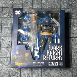 Mafex The Dark Knight Returns Batman Triumphant